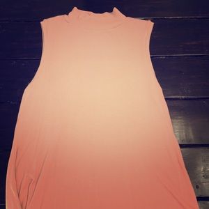 Sleeveless turtleneck